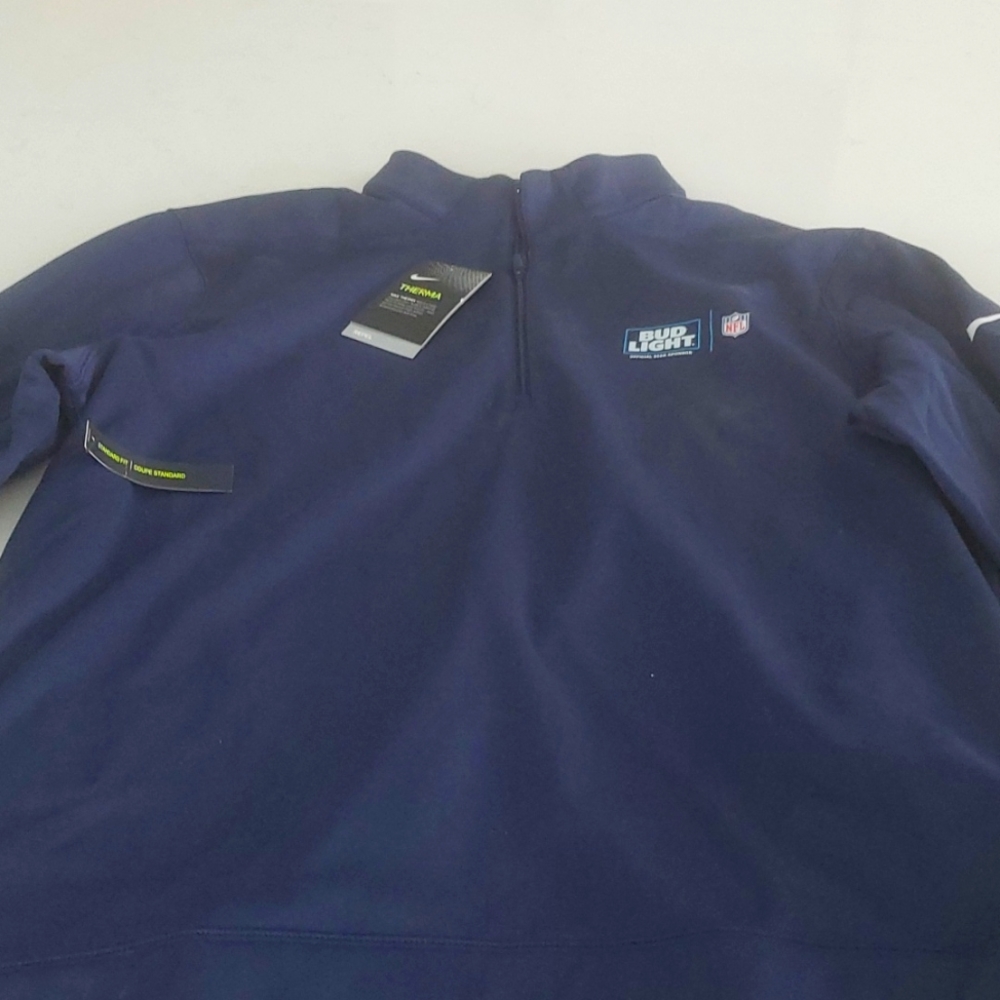 Nike long-sleeved pullover